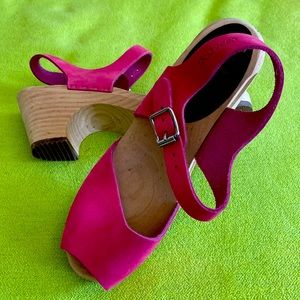 Brand new Cape Clogs sandal, Sweden, Free Peoole, size 39 never worn. Wood base